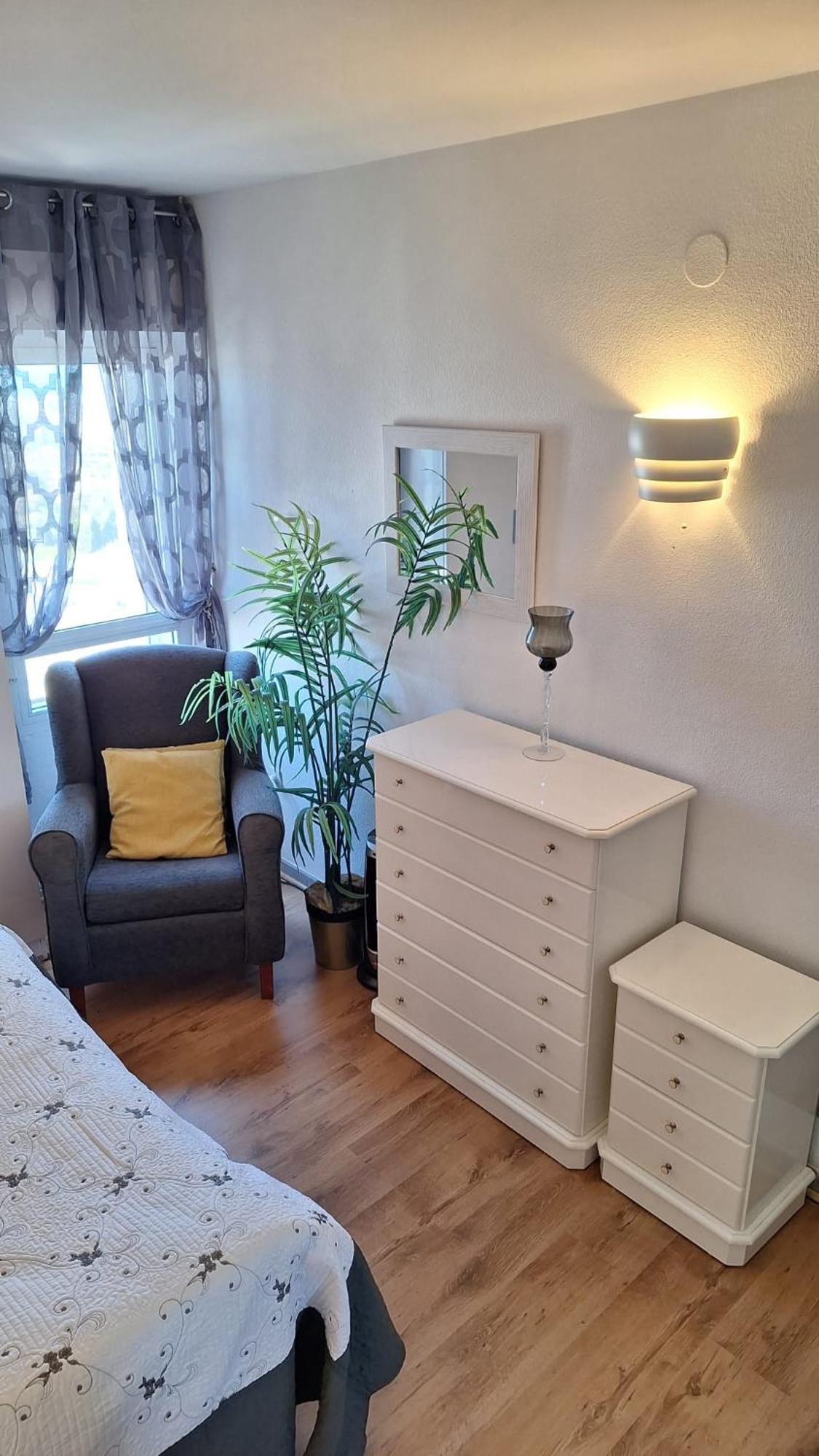 Jupiter Sea View Apartment