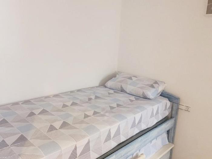 Partial Ocean View 3 Bed - 100 M From The