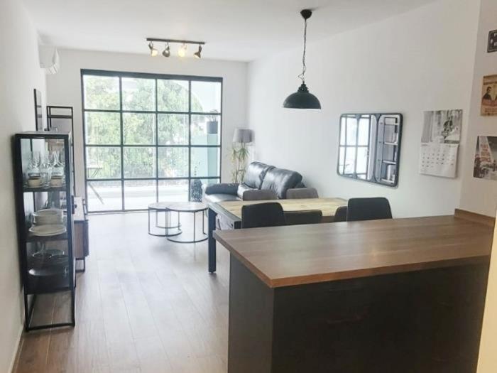 Partial Ocean View 3 Bed - 100 M From The Appartement *