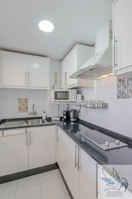 Wonderful 2 Bdr With Great Location *