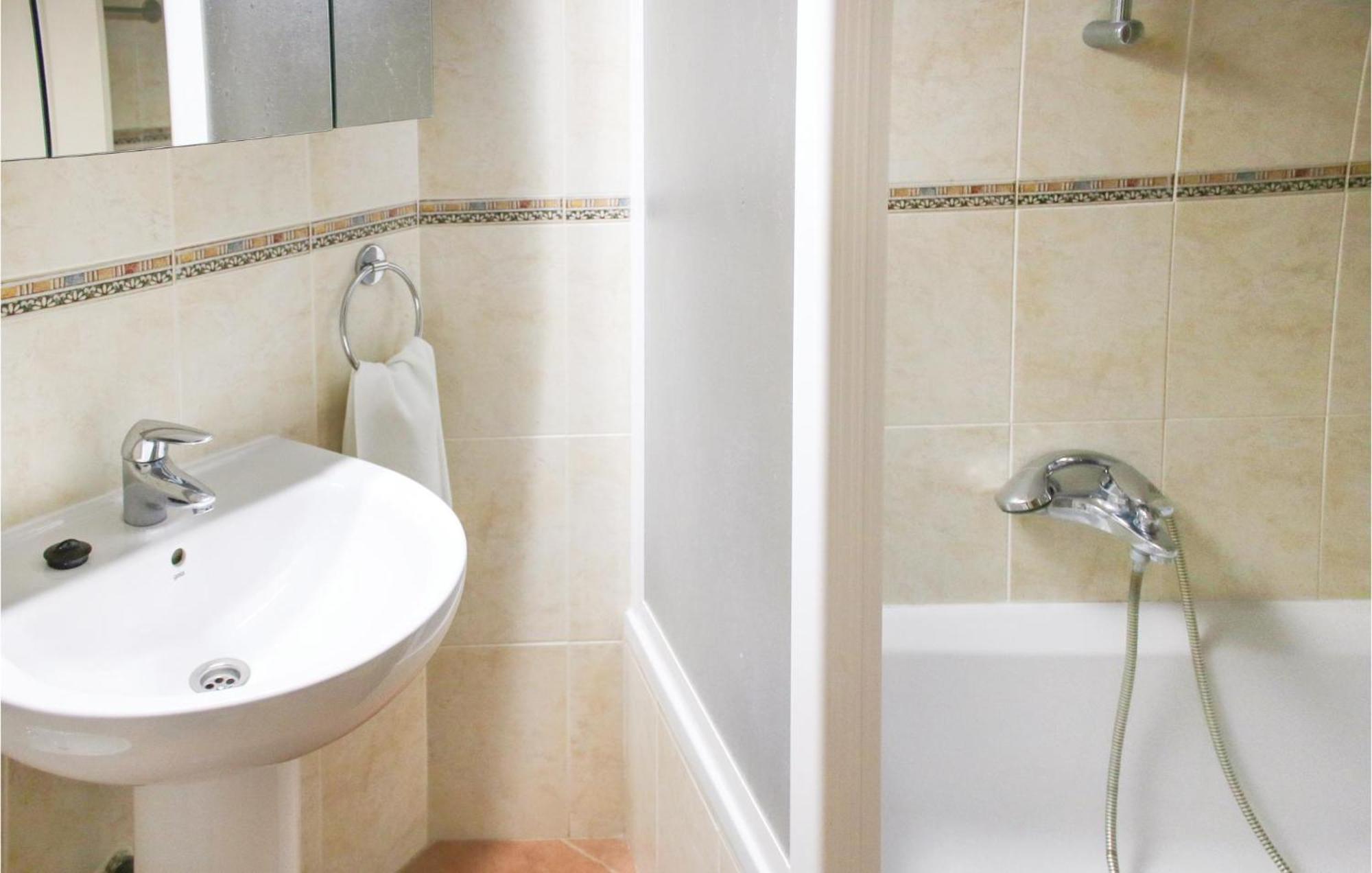 Vakantiehuis Amazing In Benalmdena With 7 Bedrooms, Wifi&outdoor Swimming Pool