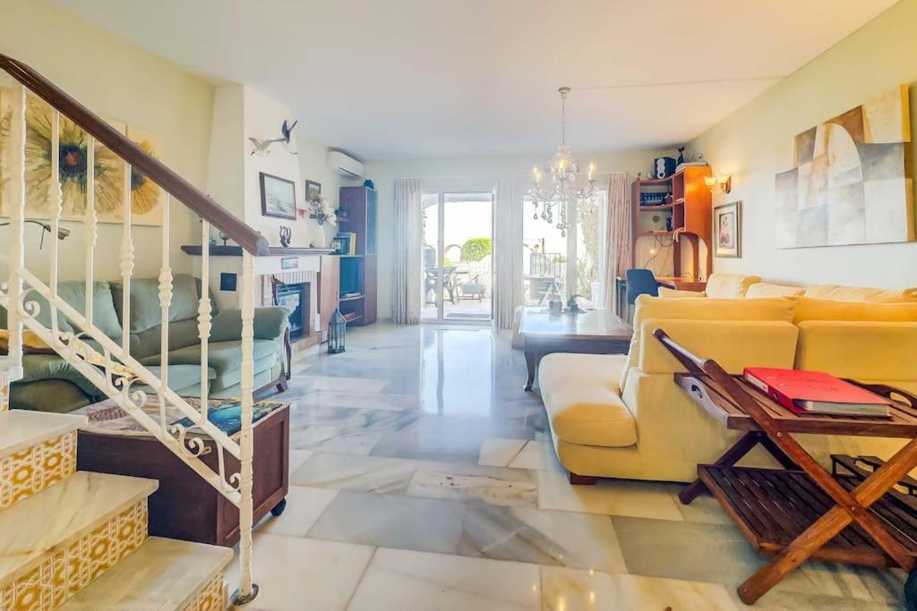 Appartement 105 - Duplex With Views, Benalmádena