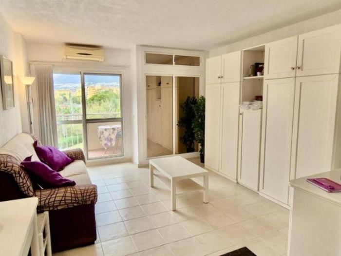 Cozy Estudio En Edificio Jupiter * Benalmádena