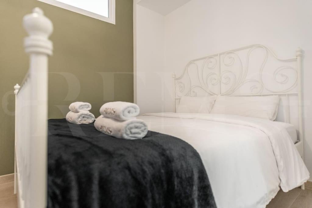 Apartment Seaside Steps From Marina Port By Rems Benalmadena