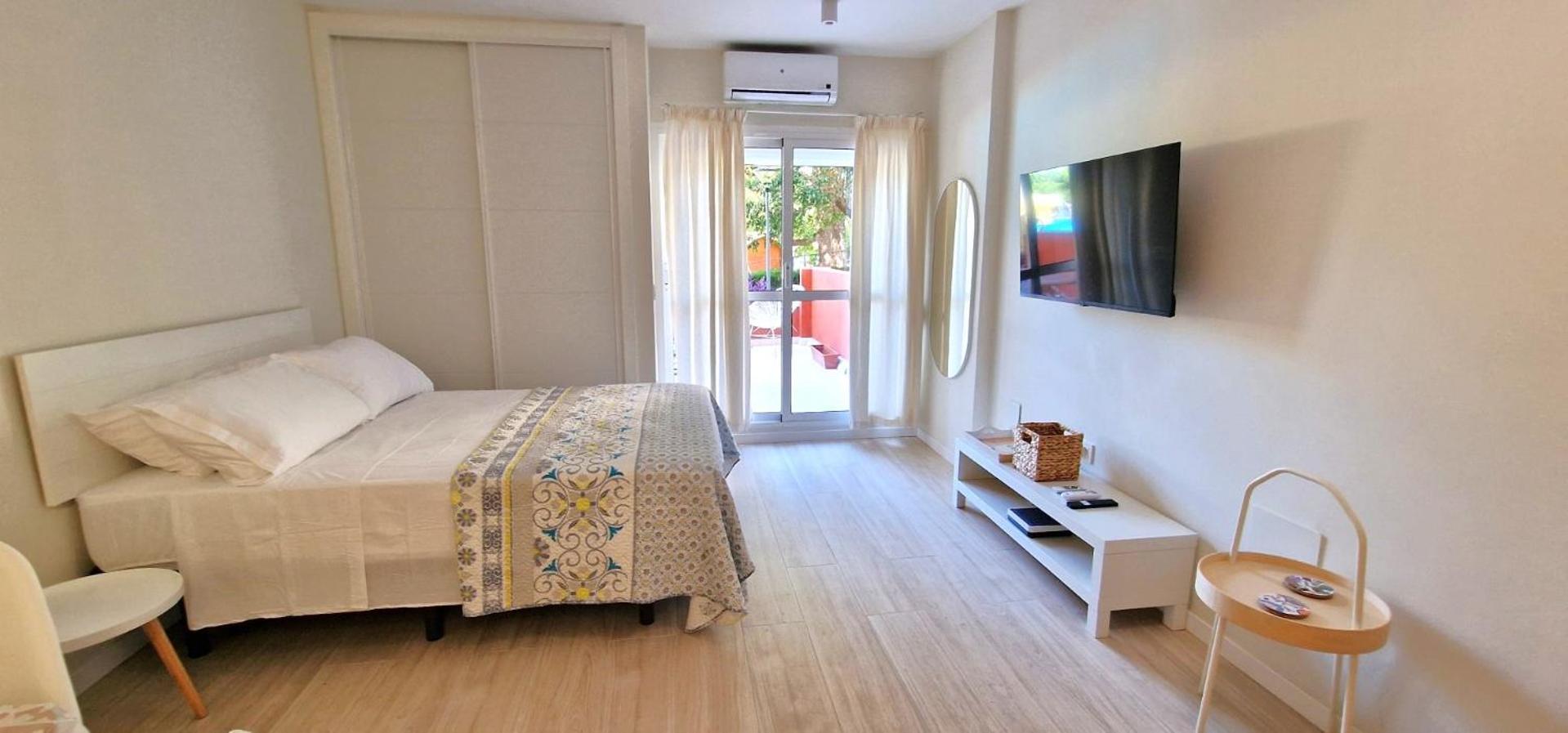 With Large Sunny Terrace Apartment Benalmádena