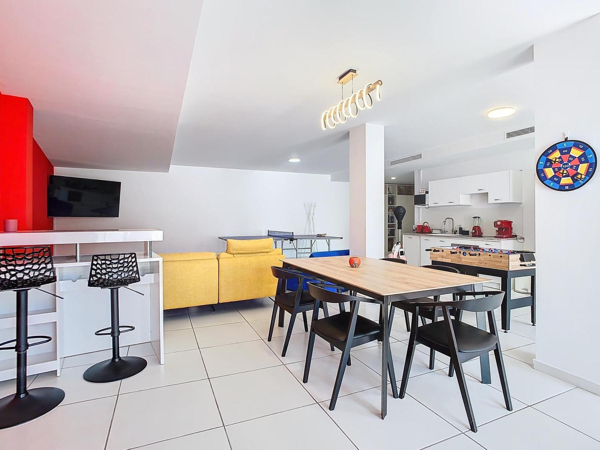 Chic Escape, 5 Modern Villa *