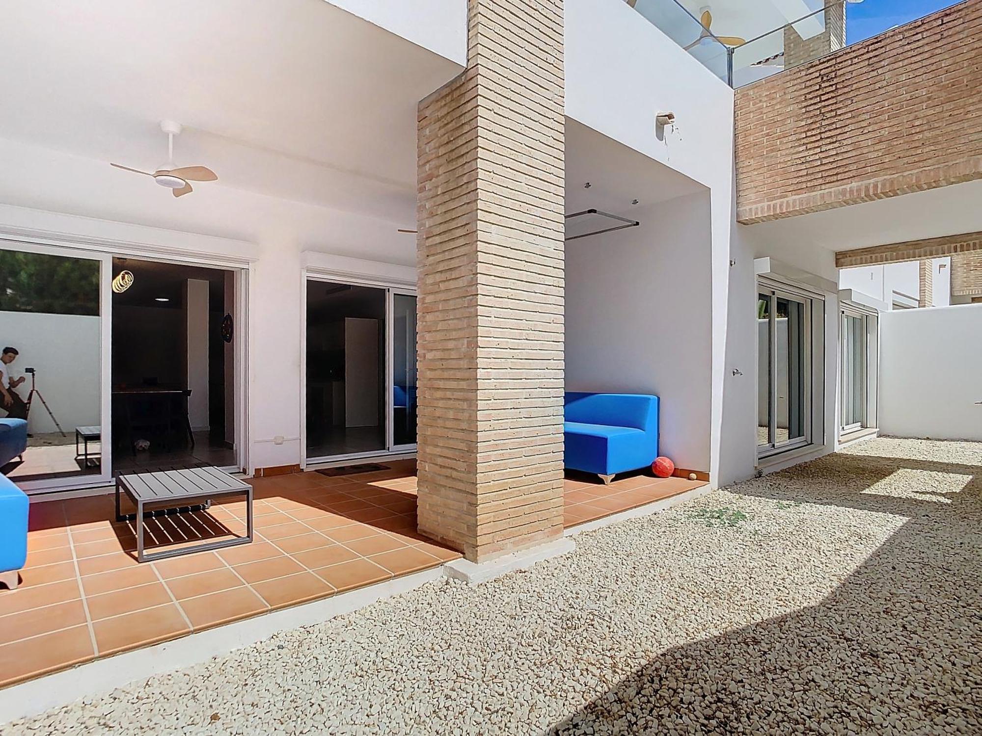 Villa Chic Escape, 5 Modern *
