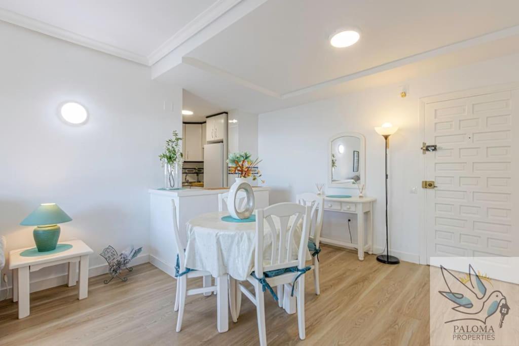 Bright 2 Bdr, With Sea Views, Benalbeach Apartment