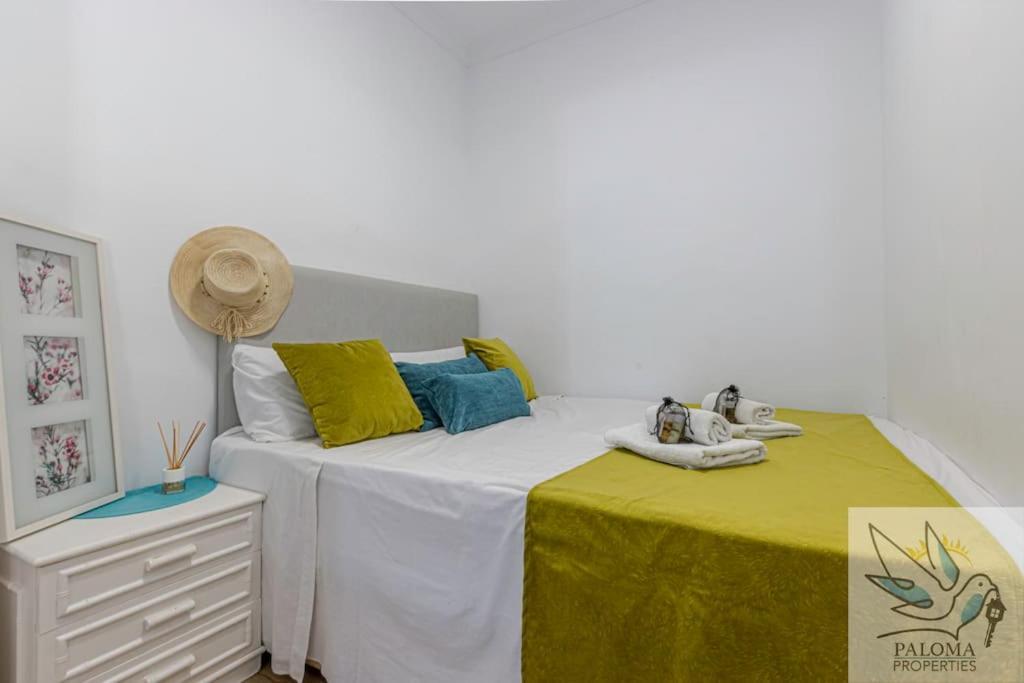 Bright 2 Bdr, With Sea Views, Benalbeach *