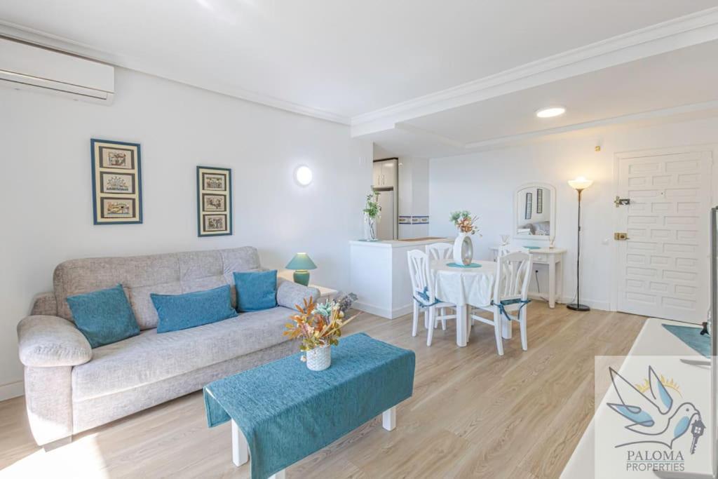 Bright 2 Bdr, With Sea Views, Benalbeach
