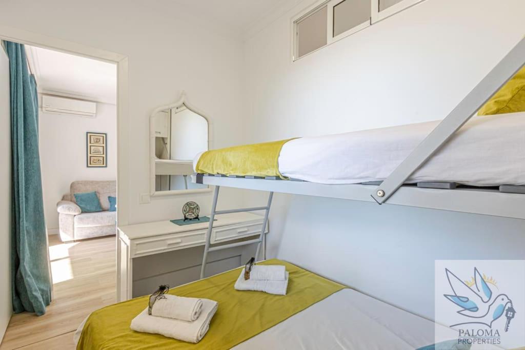 Apartment Bright 2 Bdr, With Sea Views, Benalbeach *