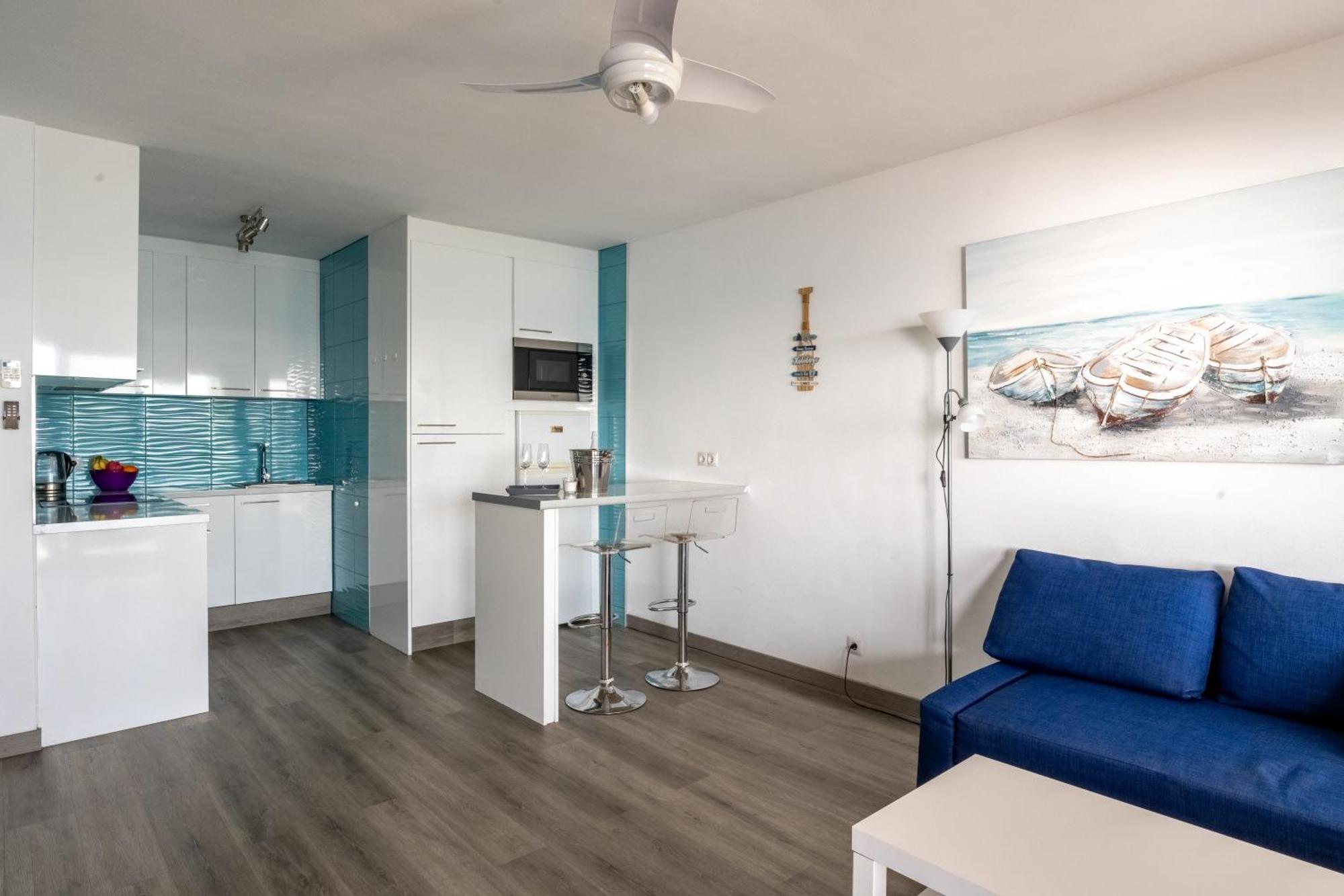 Apartment Malibu Dreams, *