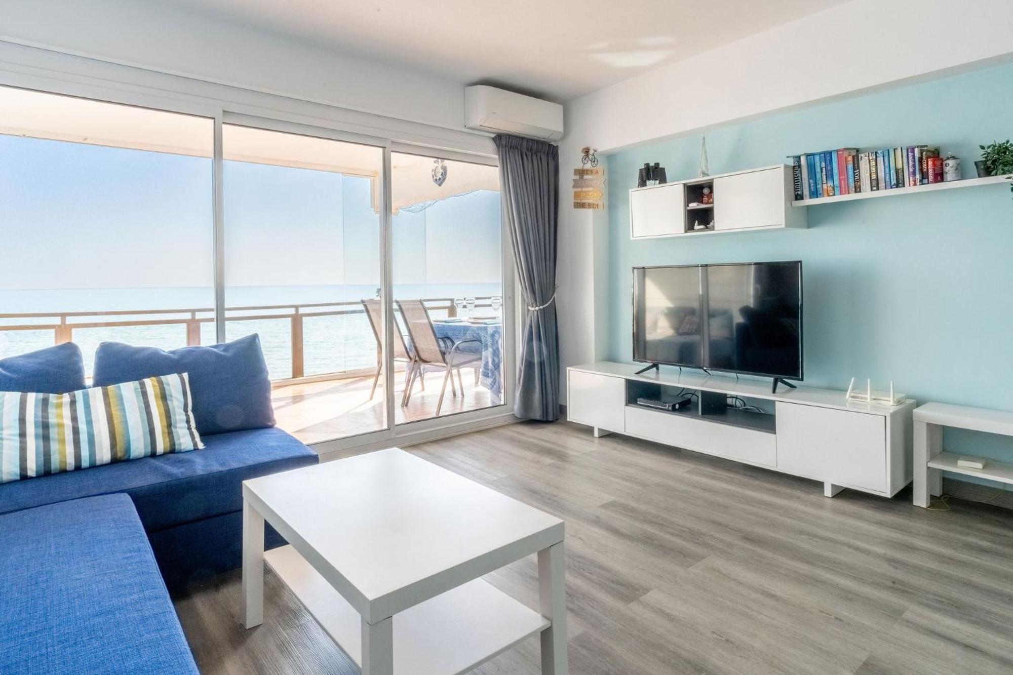 Malibu Dreams, Apartment *
