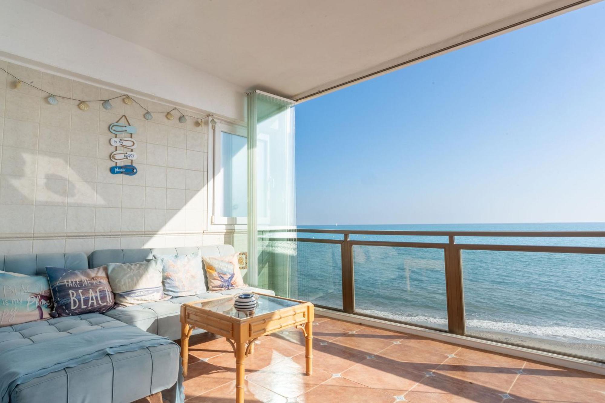 Apartment Malibu Dreams, *