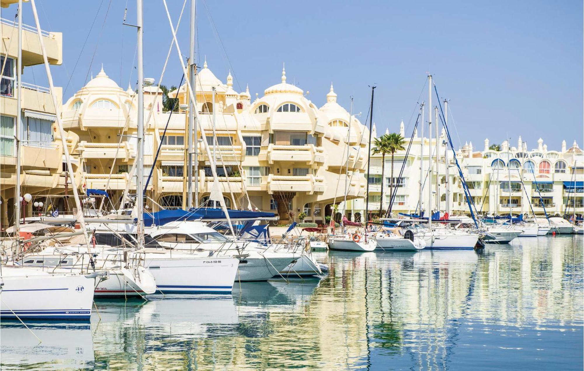 Holivista * Benalmadena