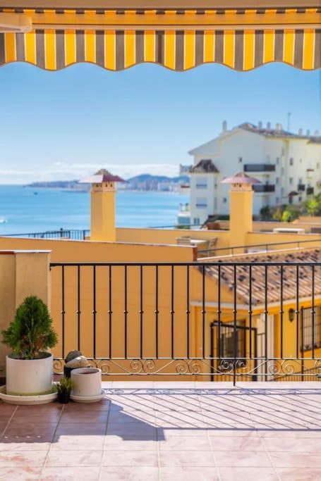Appartement 2 Bed Apartment, Big Terrace, Pool, Views + Beach! *