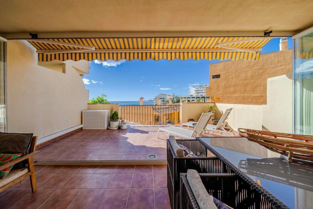 2 Bed Apartment, Big Terrace, Pool, Views + Beach! * Benalmádena