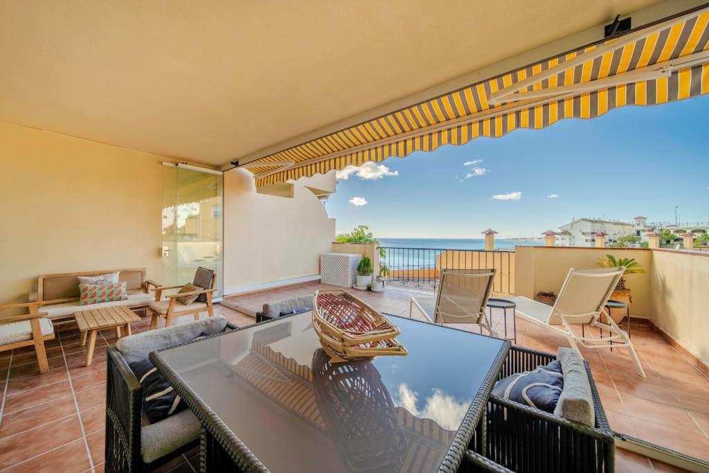 Appartement 2 Bed Apartment, Big Terrace, Pool, Views + Beach! *