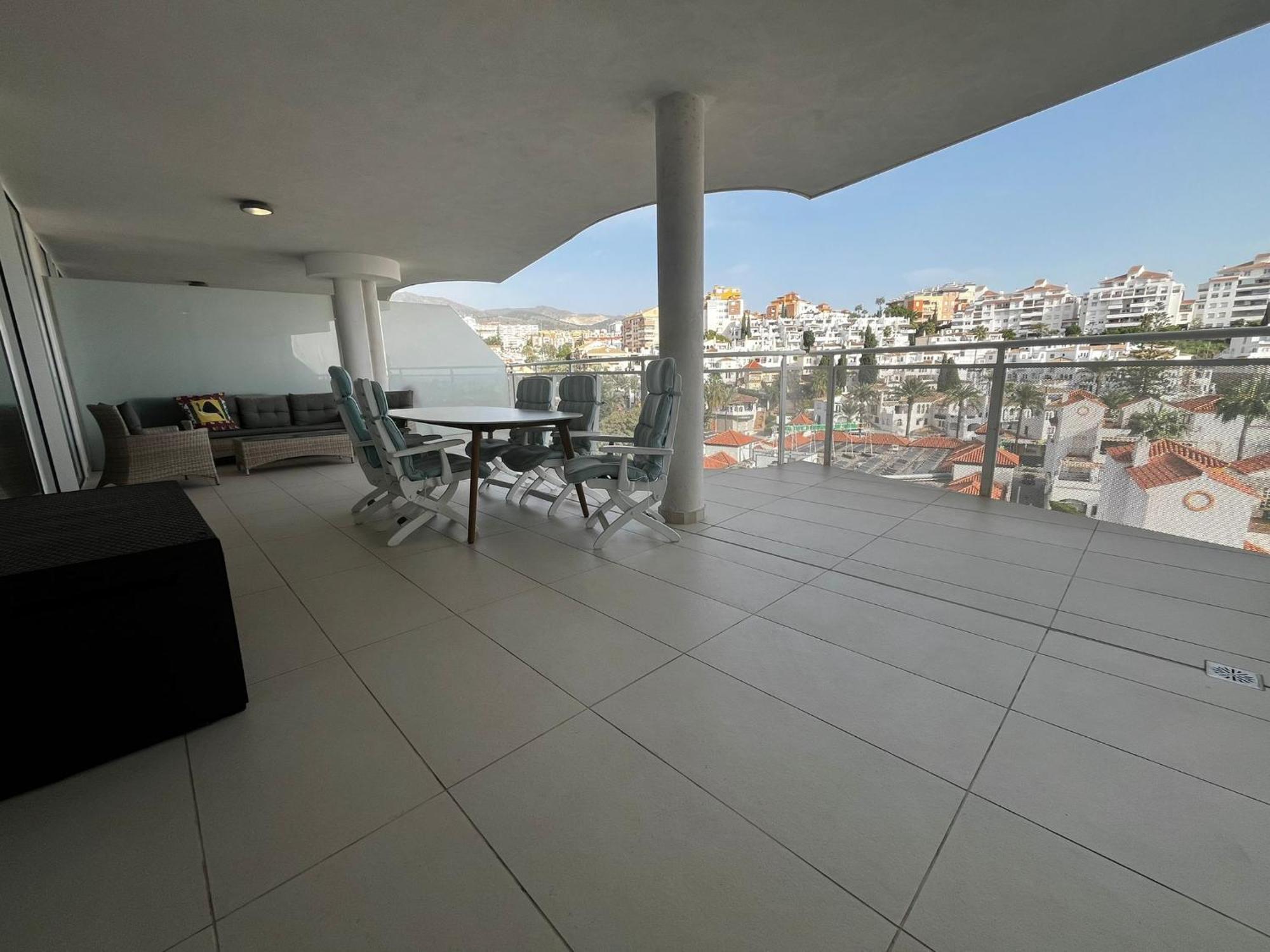 Apartment Stunning 3 Bed Benalmadena
