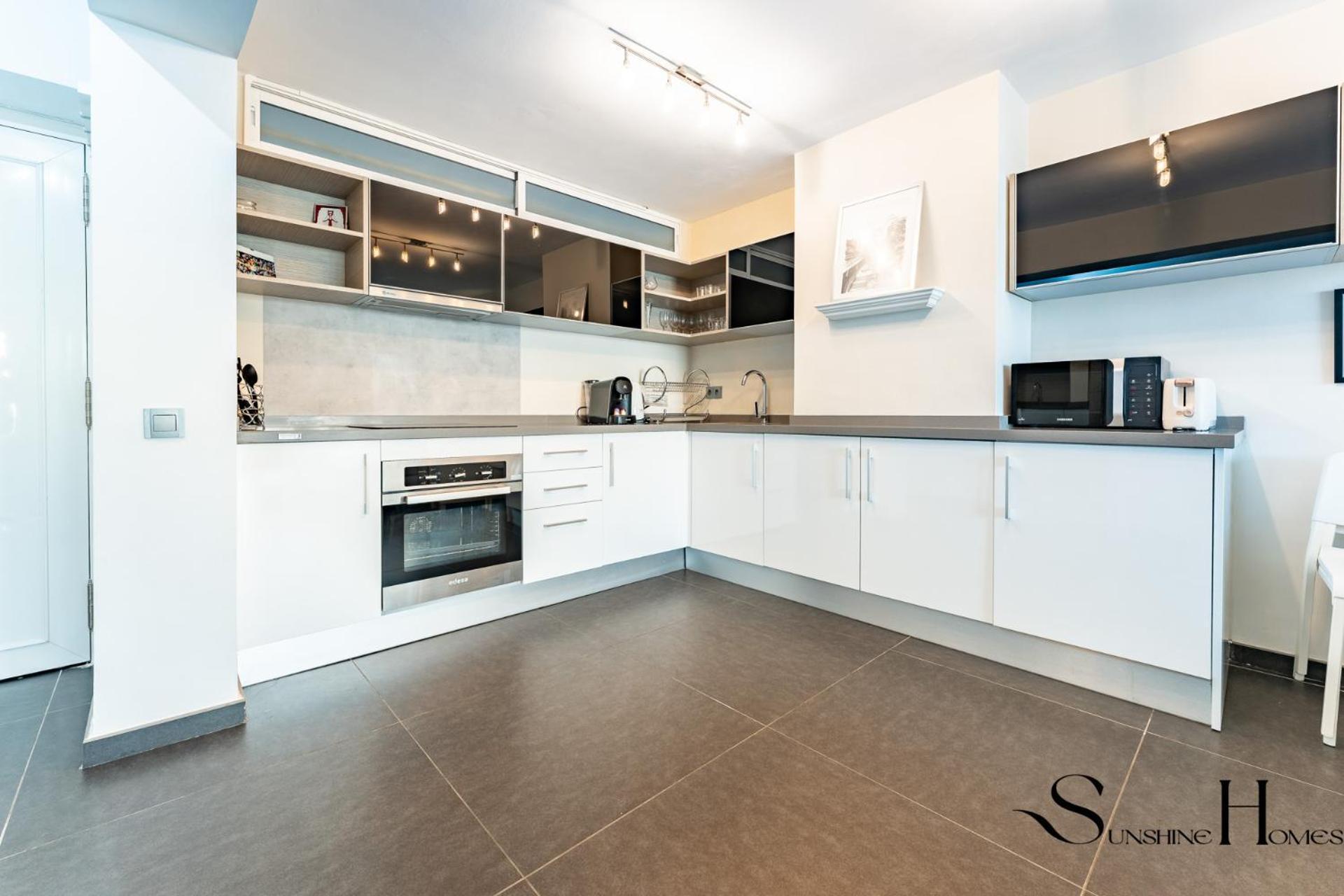 Stylish Retreat 1bed, Pool, Sleeps 3 * Benalmadena