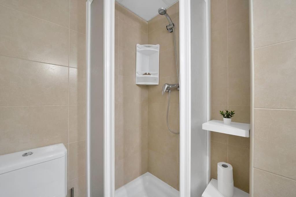 Con Terraza Y Piscina En Puerto Marina - Mistral Apartment *