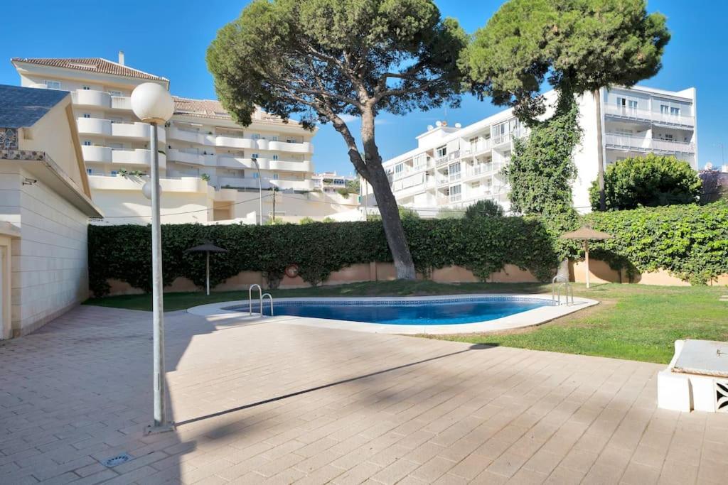 Con Terraza Y Piscina En Puerto Marina - Mistral Apartment