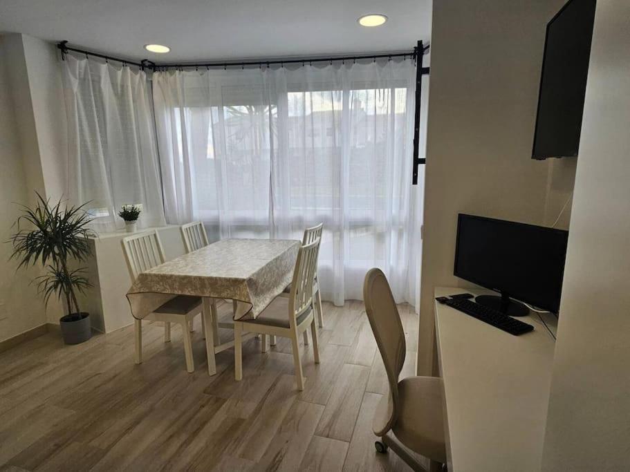 Luxury 30m From *