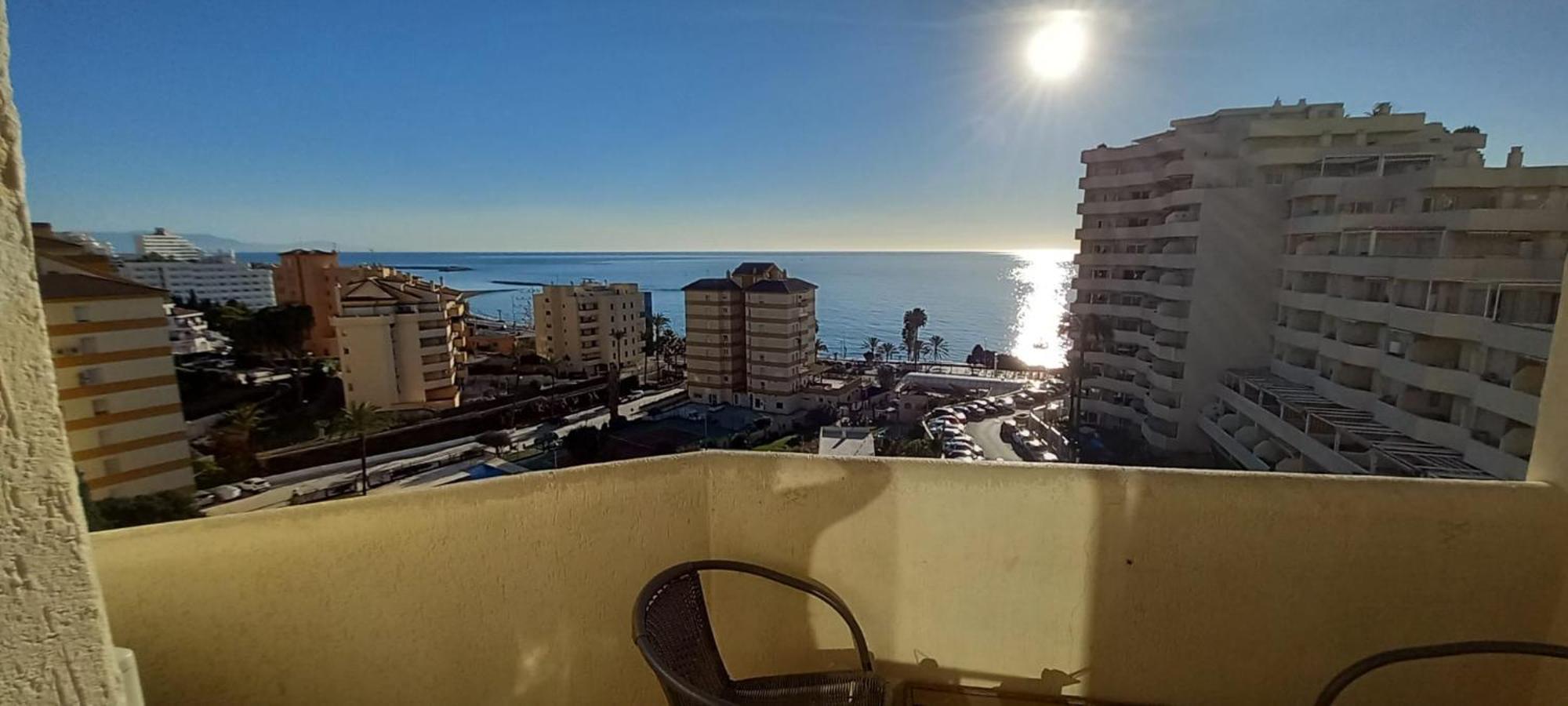 Apartment Spacious In Benalbeach With Sea Views