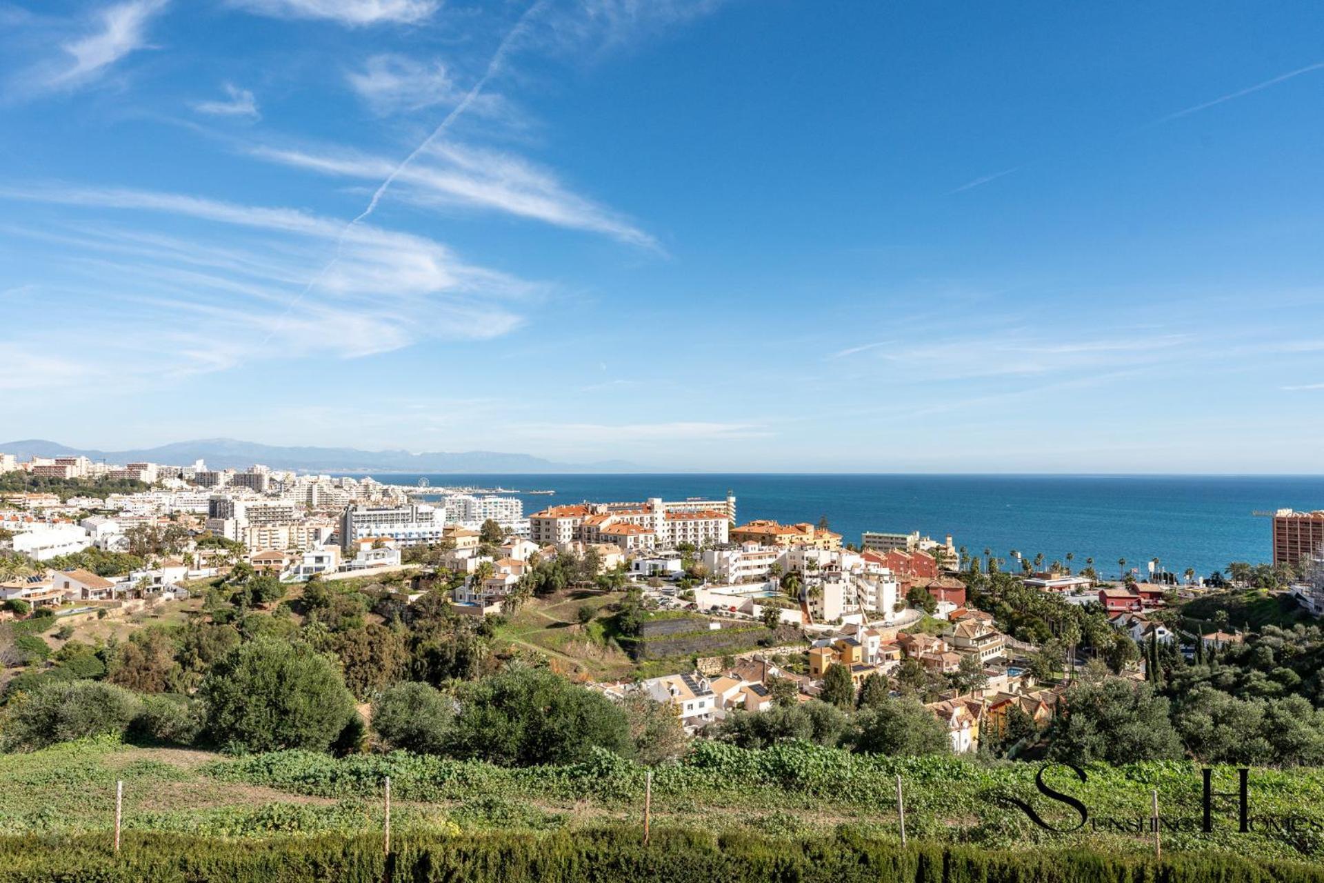 3-bed Seaview Escape, Pool, Garage, 4 Terraces * Benalmadena