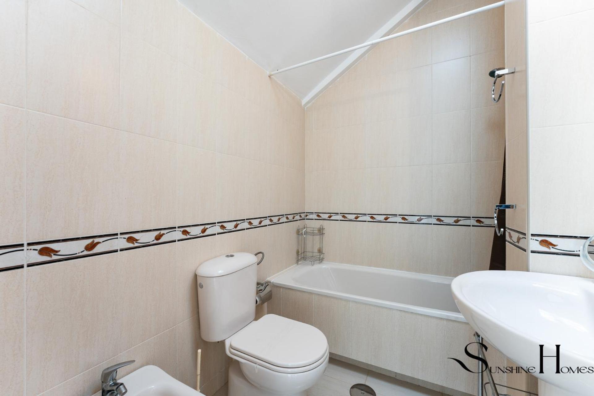 3-bed Seaview Escape, Pool, Garage, 4 Terraces Holiday home