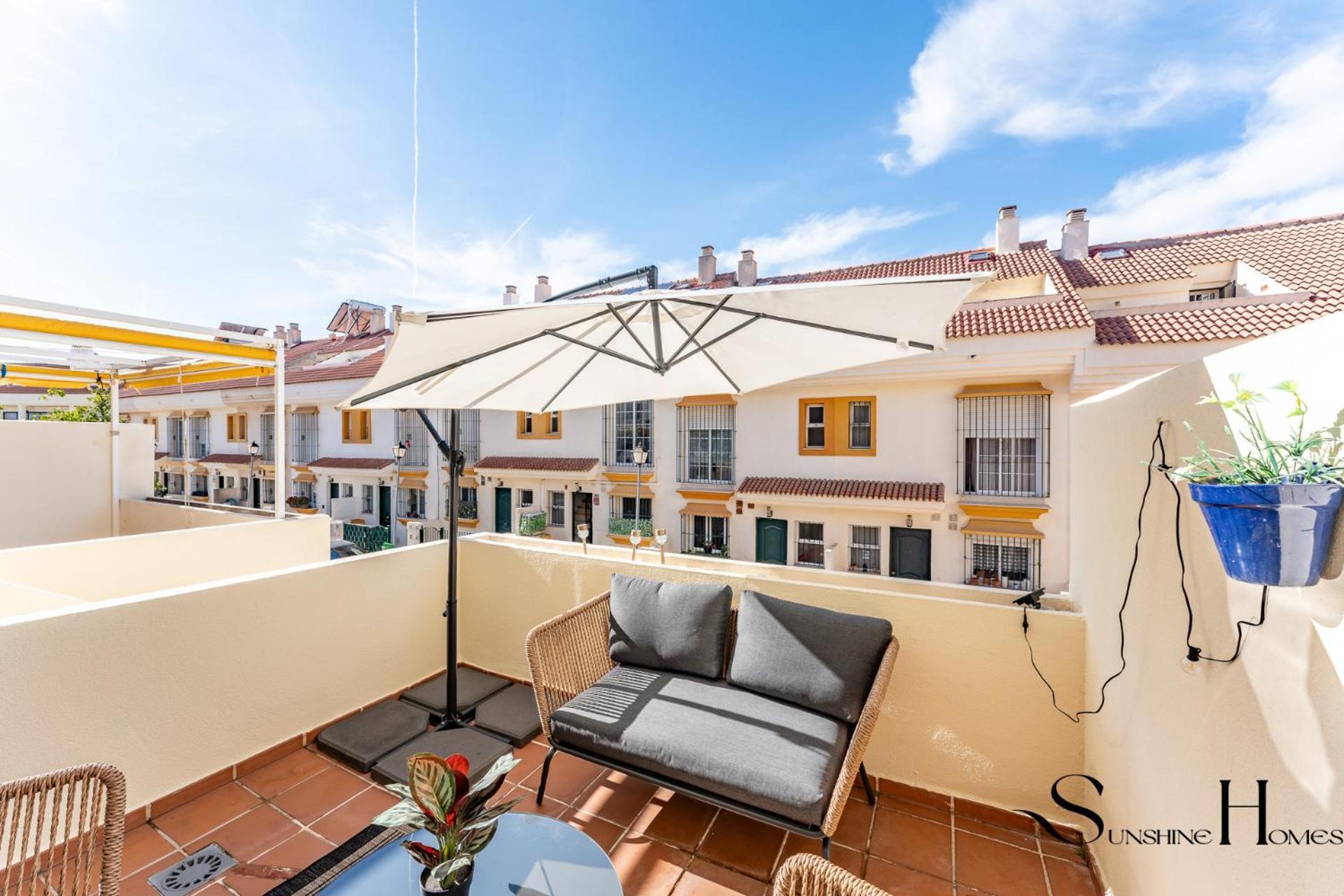 3-bed Seaview Escape, Pool, Garage, 4 Terraces *