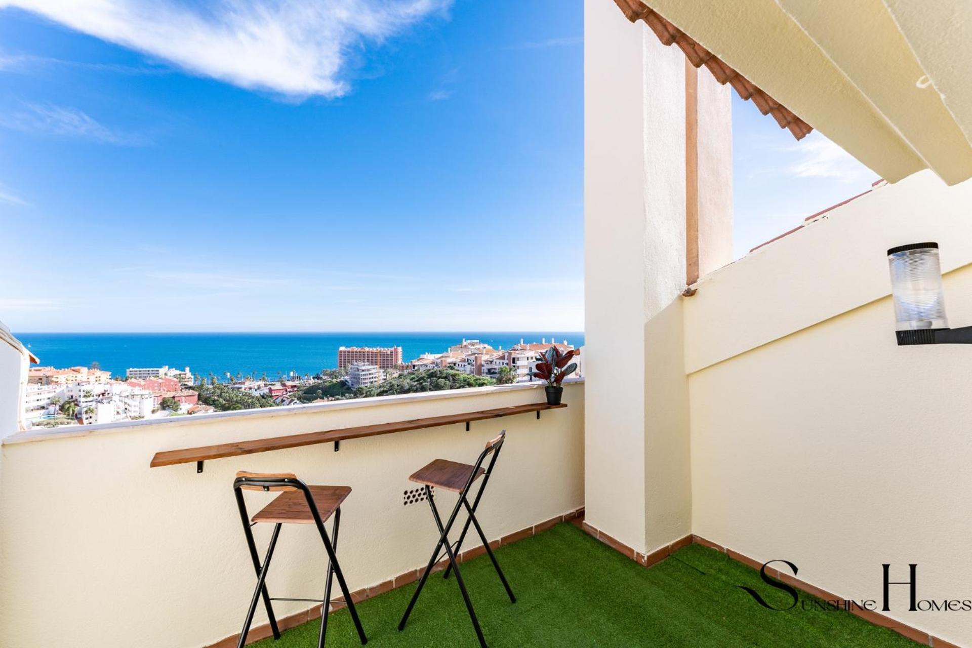 3-bed Seaview Escape, Pool, Garage, 4 Terraces Benalmadena
