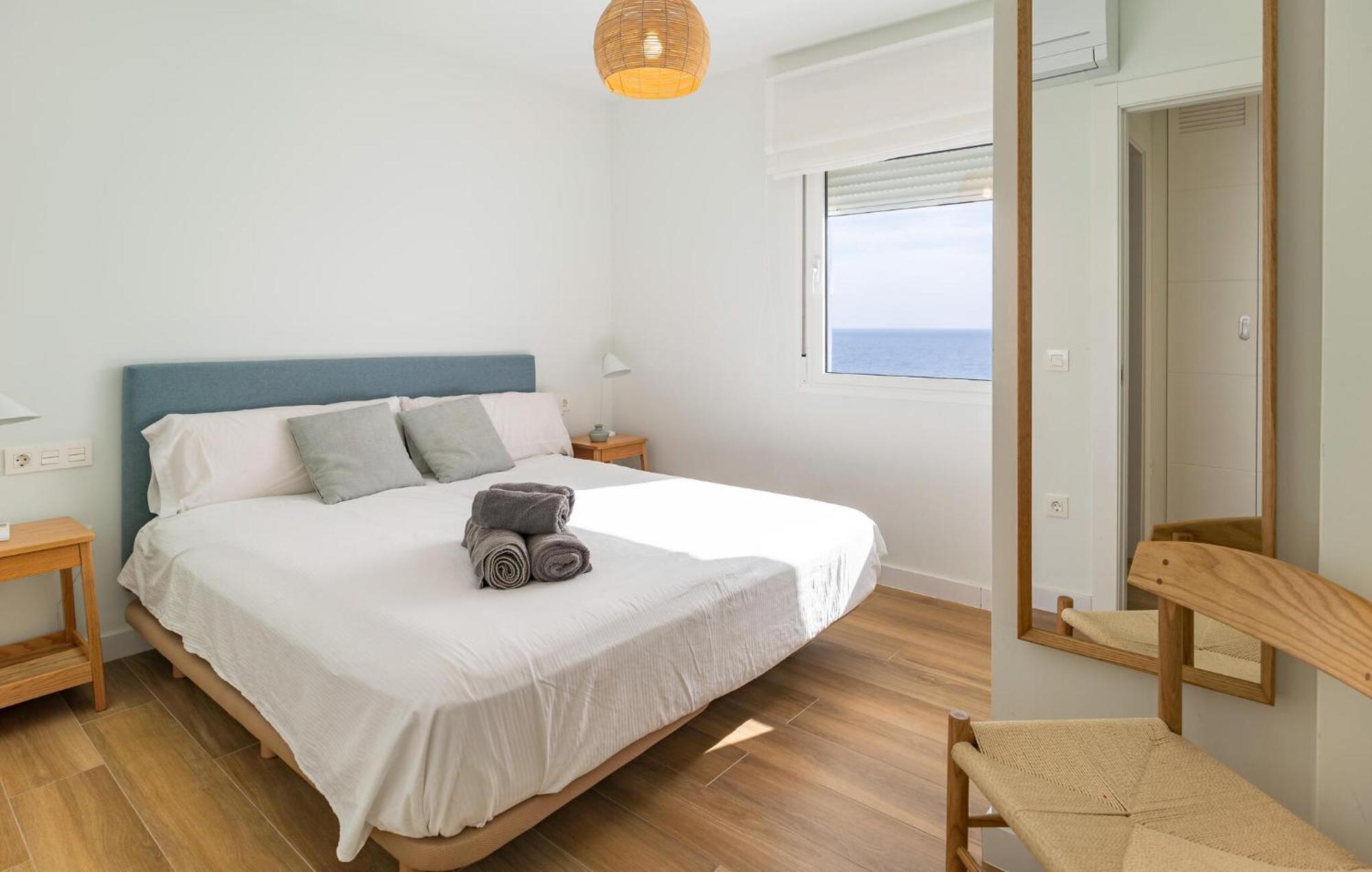 Lovely In With House Sea View