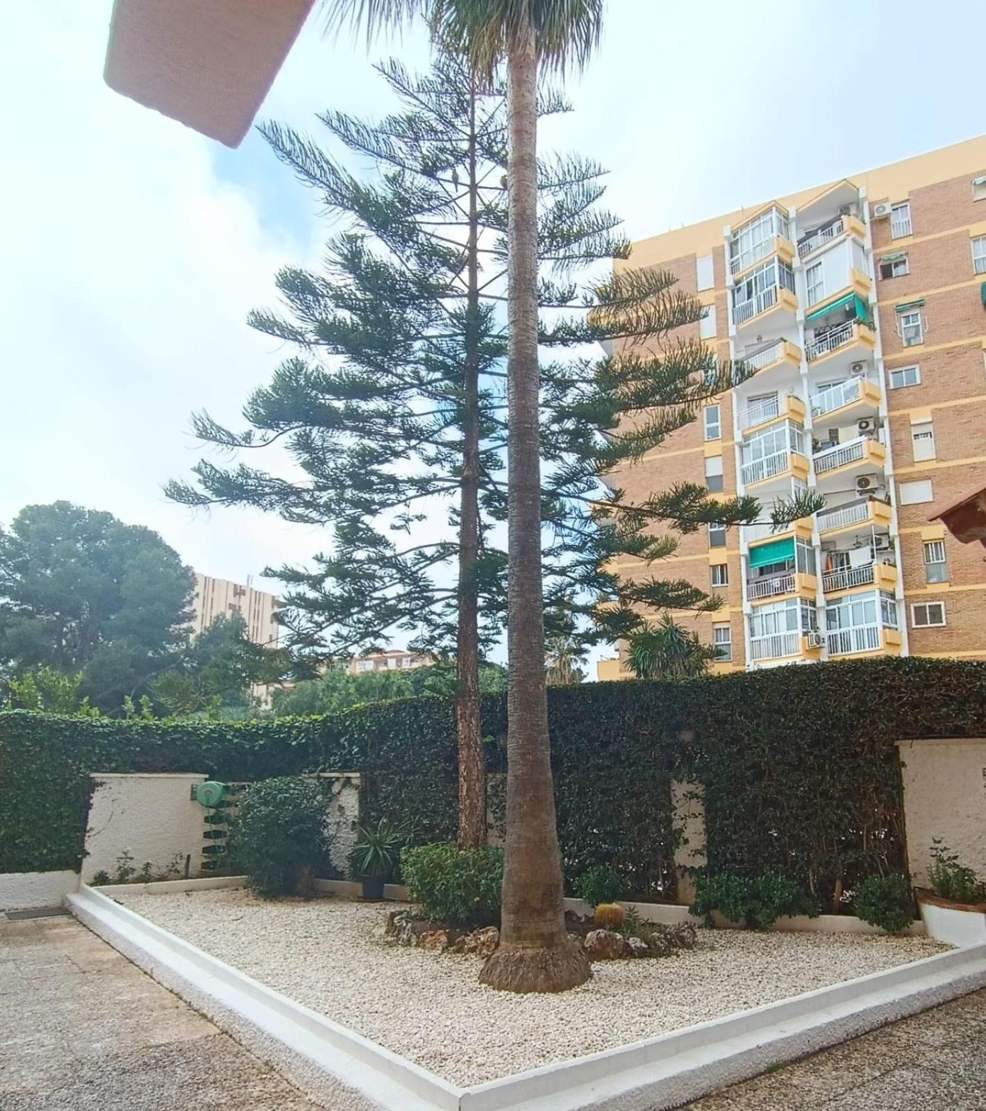 Apartment With Pool