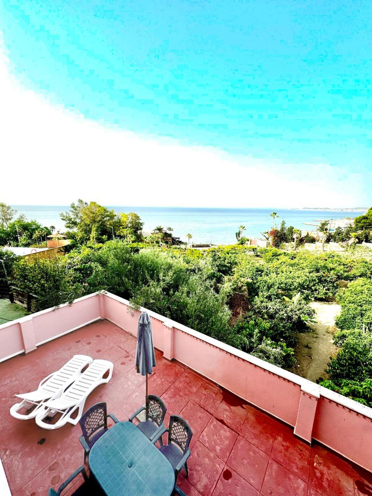 Sunny House At The Infinity Pool Shared