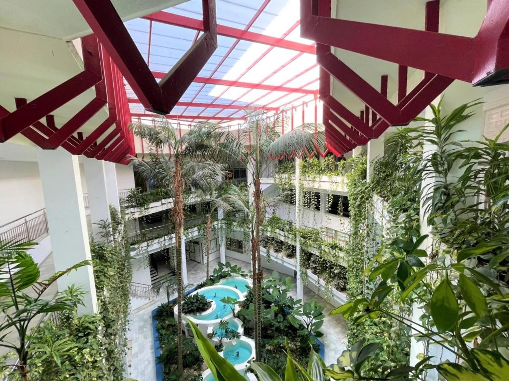 With And Garden Views Appartement *