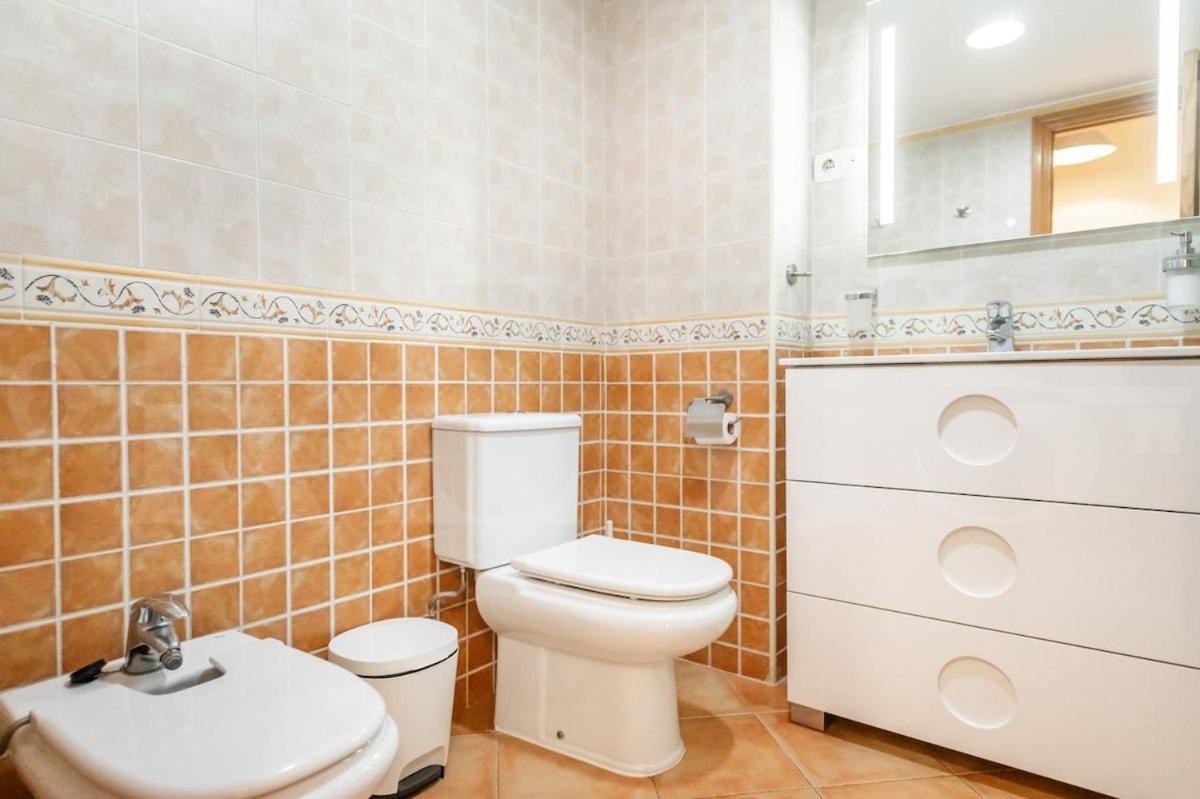Apartment Cozy Getaway With Pool, Close To The By Rems *