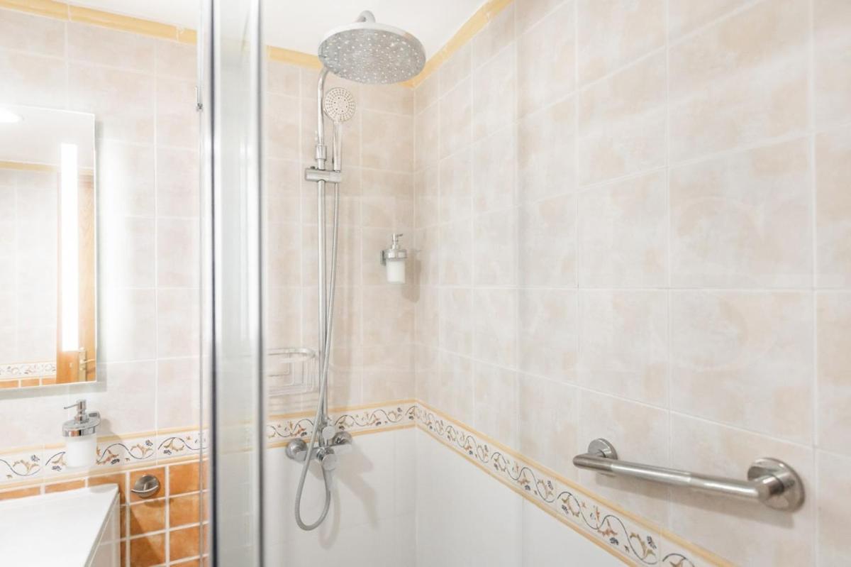 Cozy Getaway With Pool, Close To The By Rems Apartment