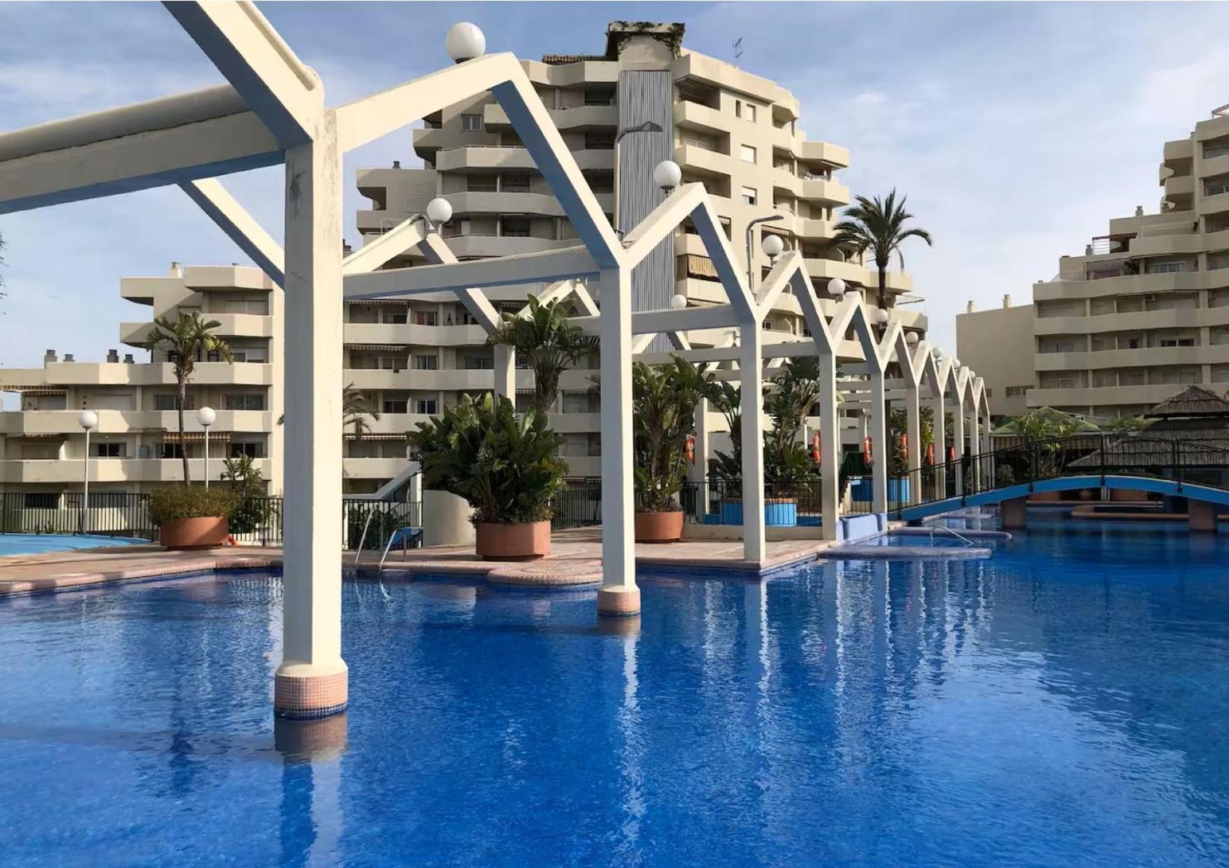 Benalbeach!! First Line & Pools Benalmádena