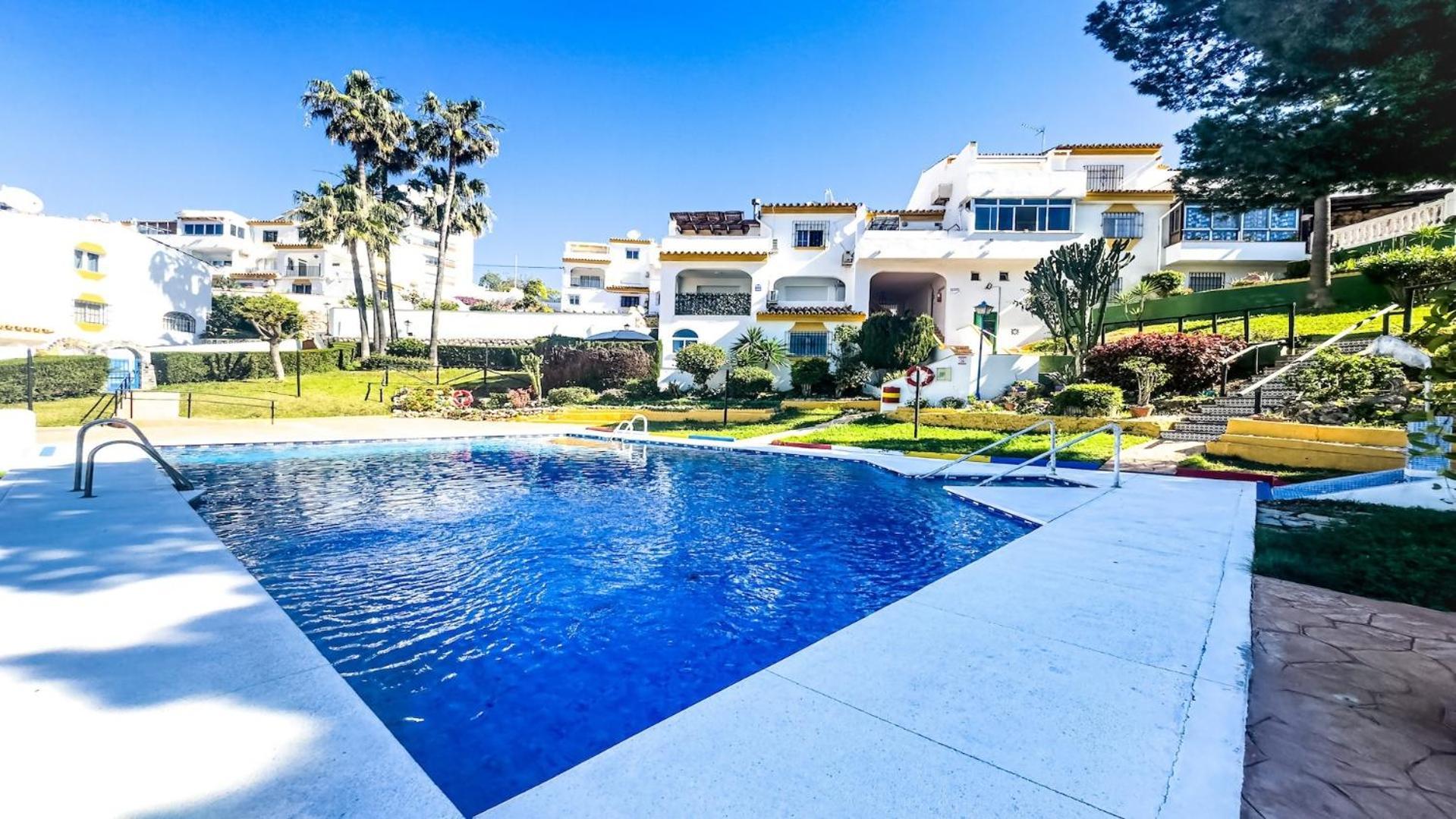 Apartment La Perla & Pool