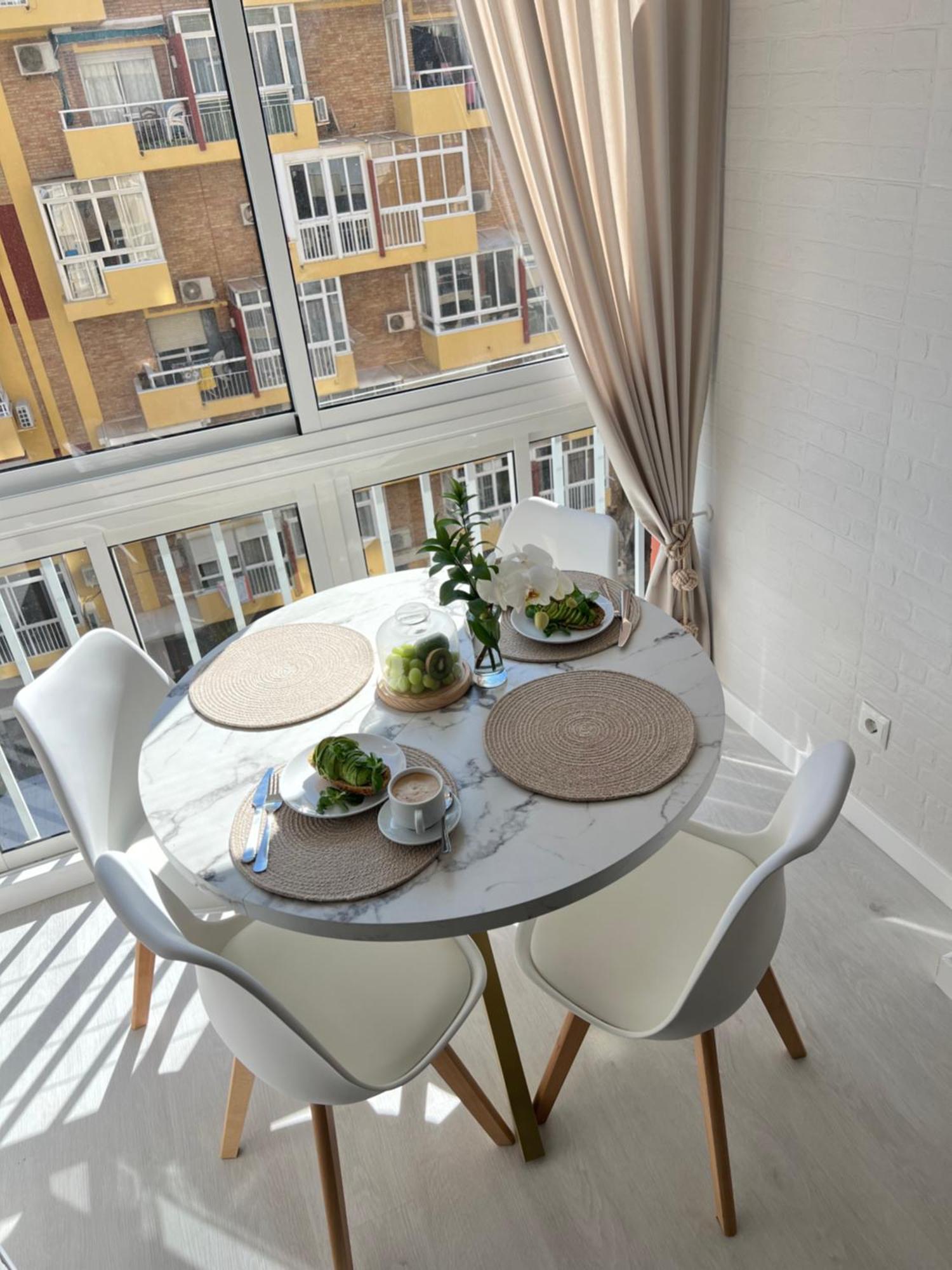 Niki студія нова, після ремонту Appartement