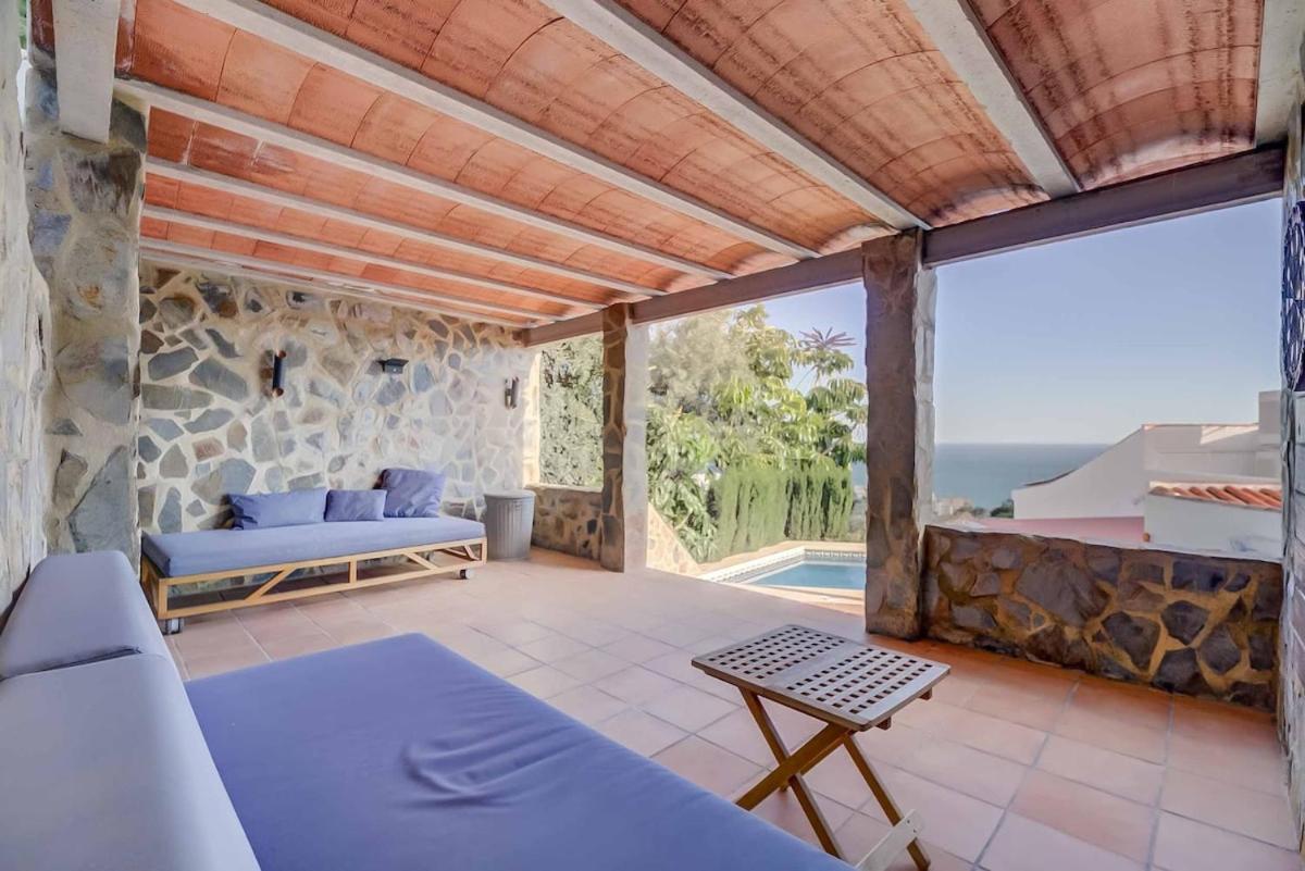 129 - Stunning Townhouse With Private Pool & Views, Apartment *