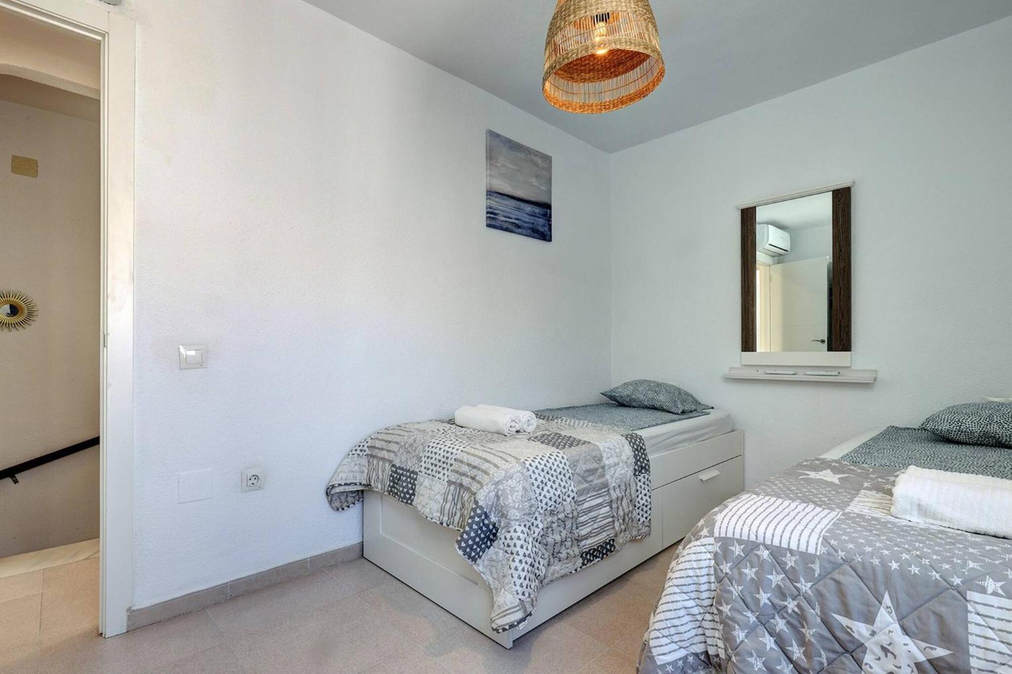 098 Traditional 2 Bed Pueblo Townhouse With Private Terrace Benalmadena