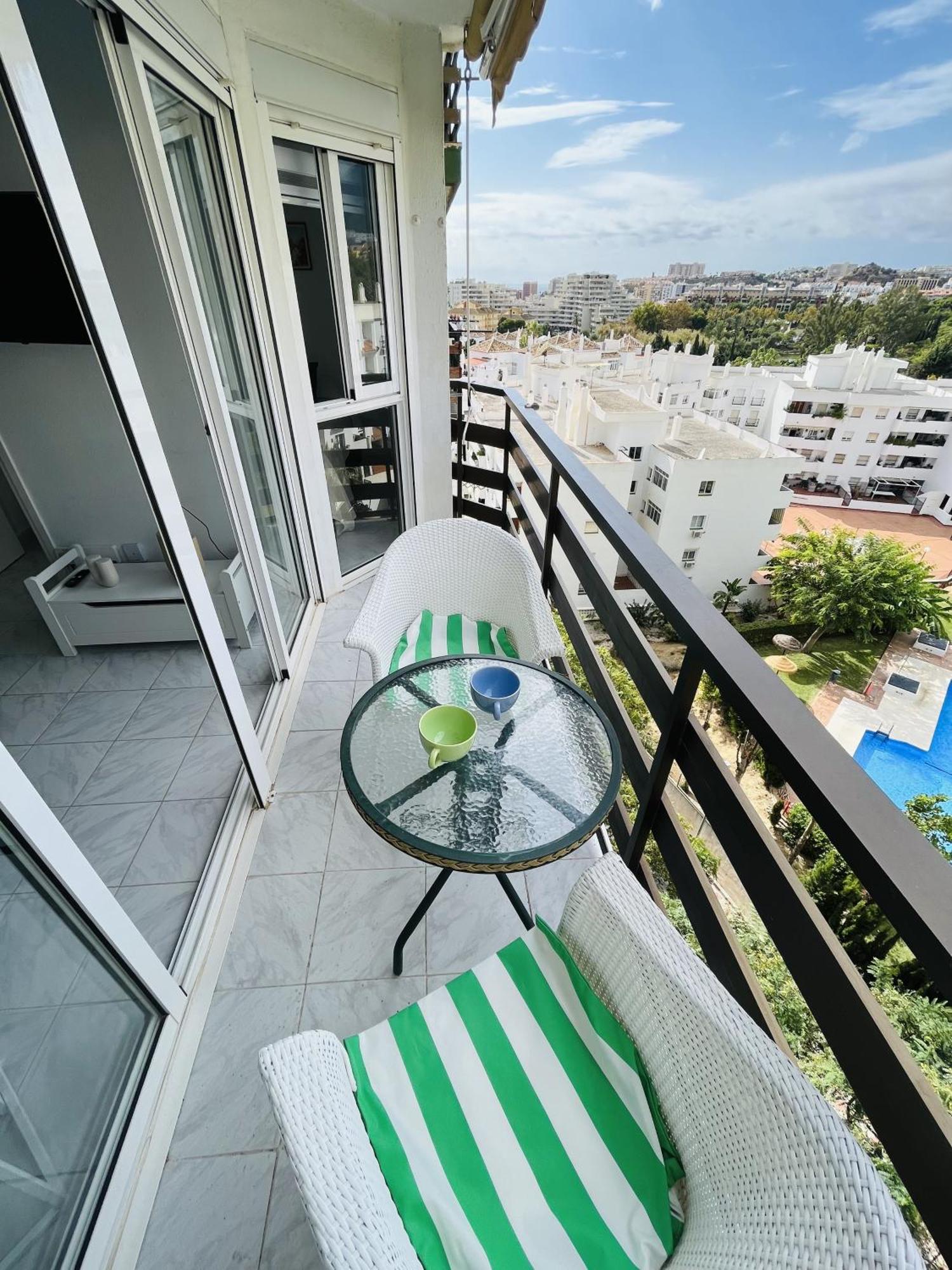 Beachside Sunshine Flat Apartment *