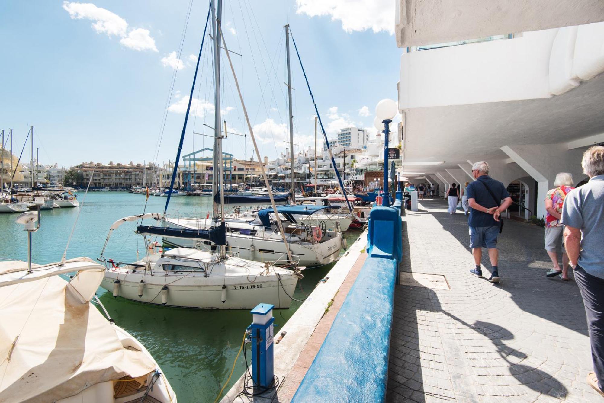 Seaside Villages In Puerto Marina-1St Line Beach Appartement *