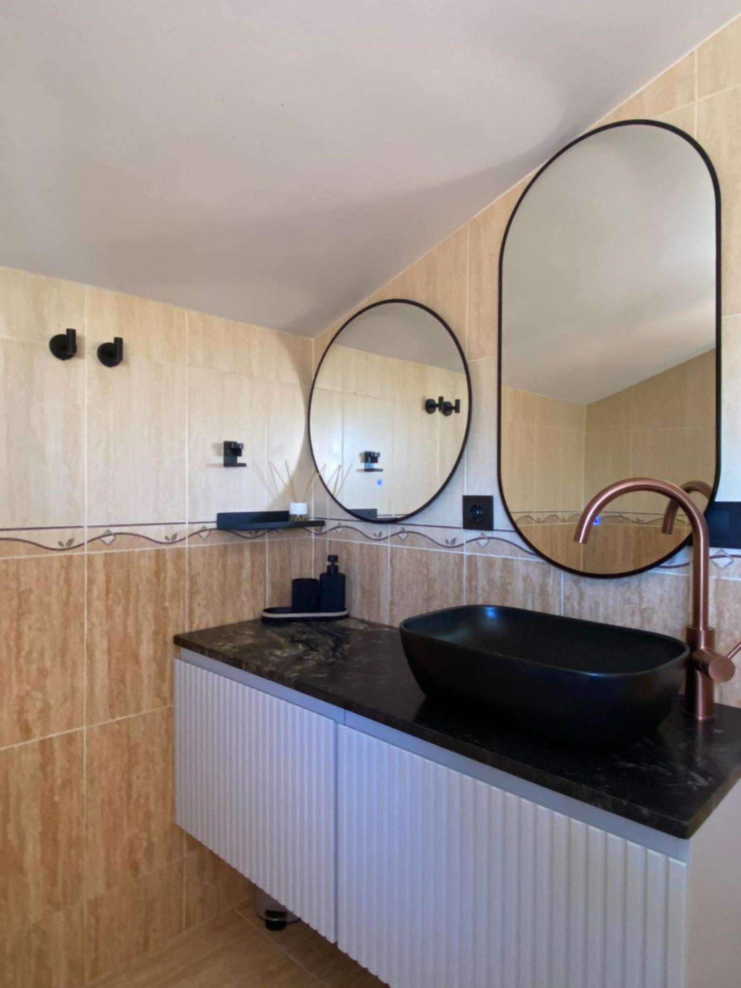 With Heated Private Pool, Sea View& Turkish Sauna *