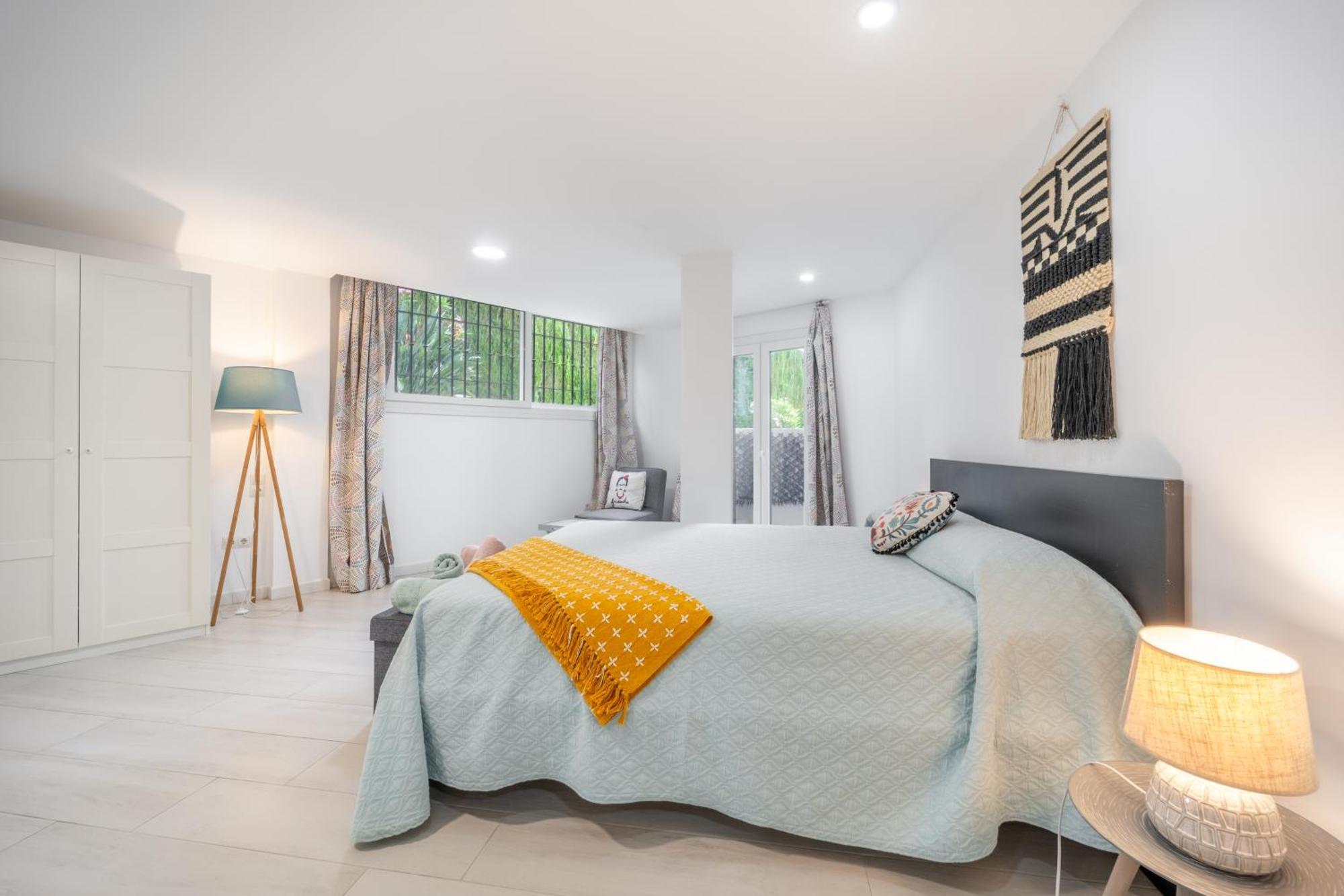 A Terrace With Sea View, 2 Bedrooms In Benalmádena