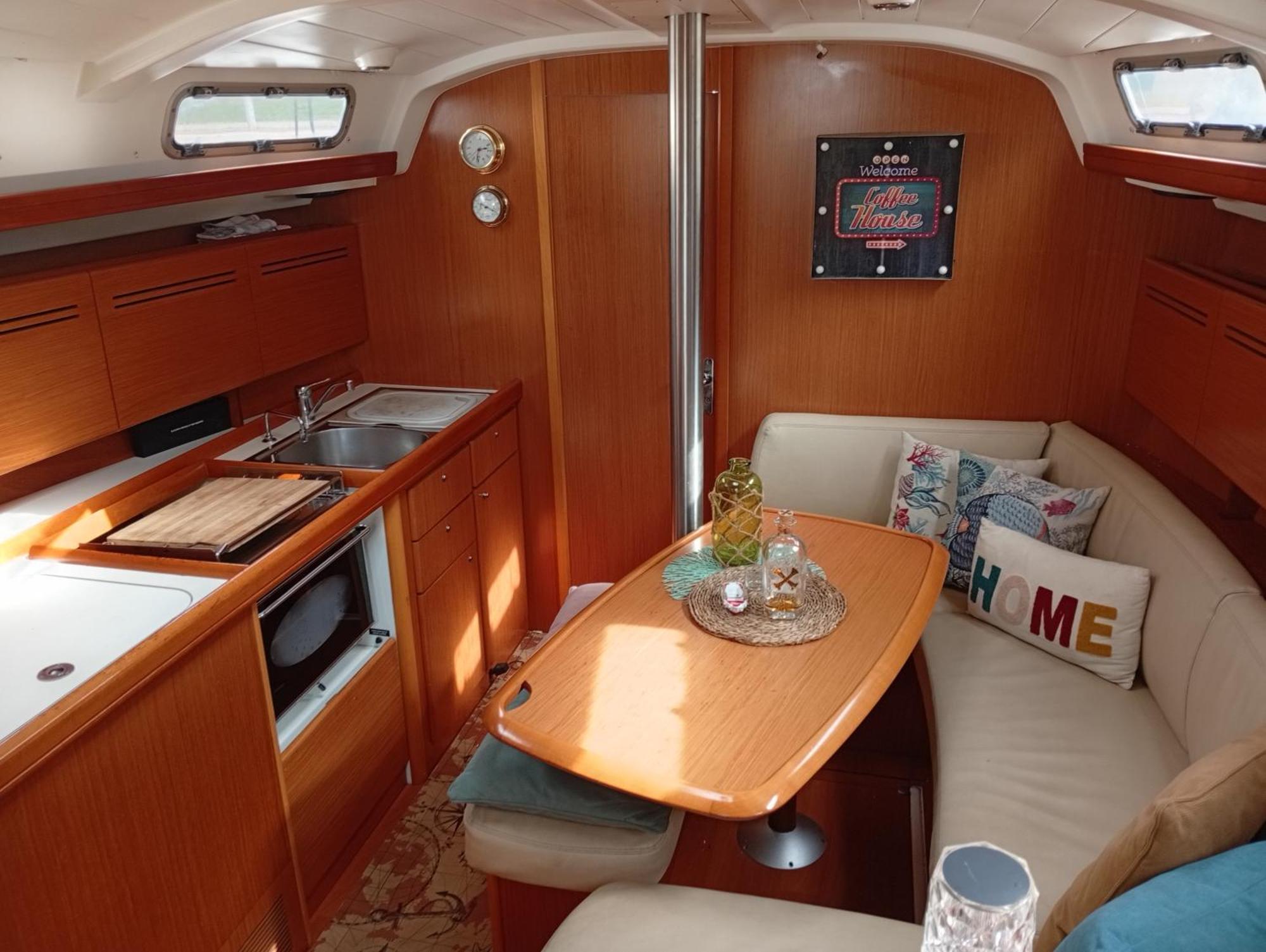 Sailing Yacht *