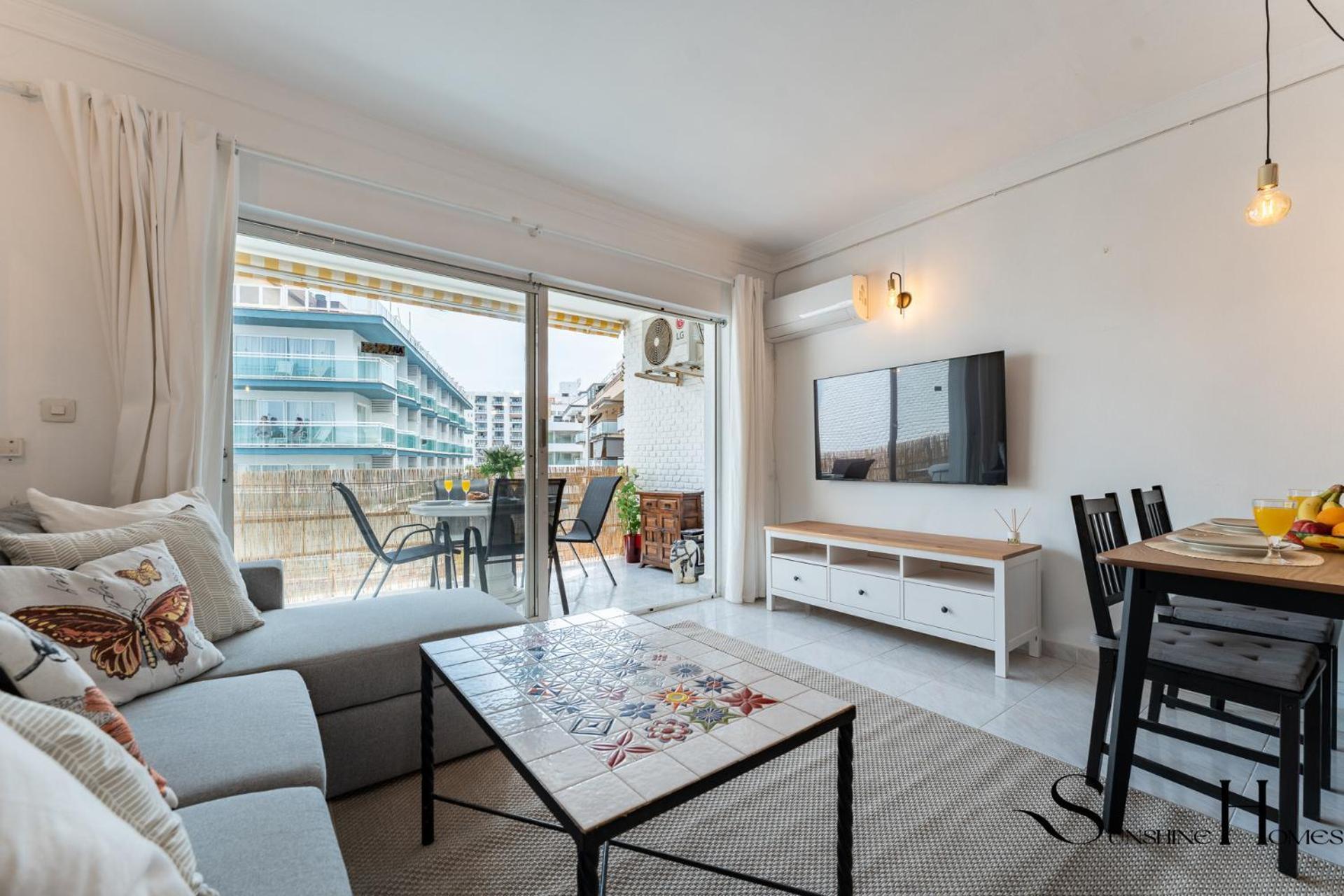 Great Location, Sea View, 2 Bedroom, Steps From The