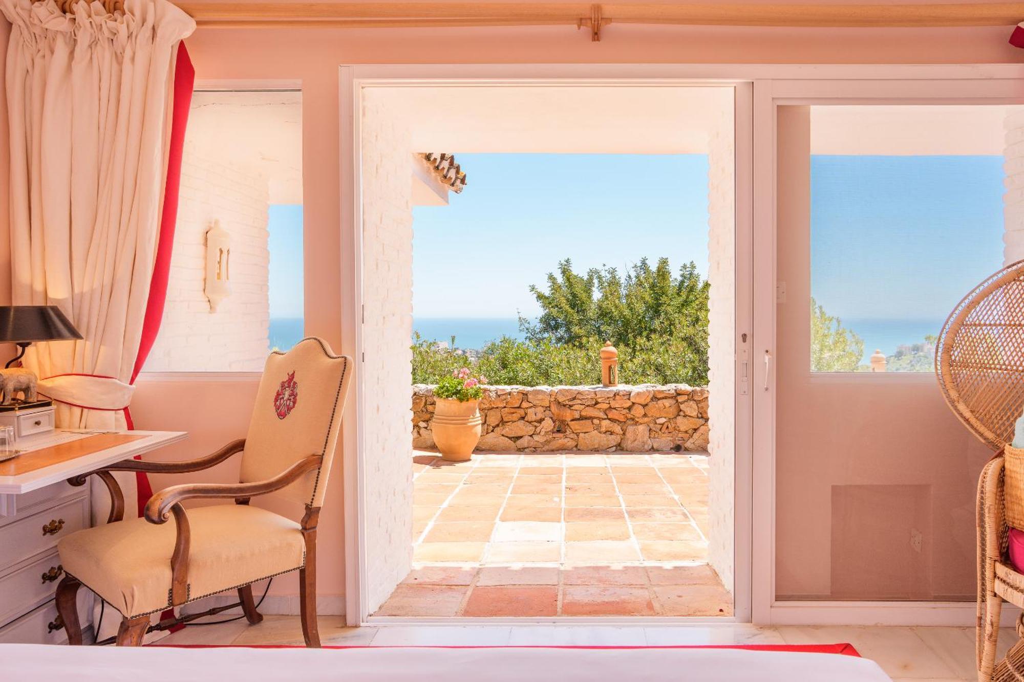 7,000 Sqm Luxurious With Panoramic Sea Views Multiple Gardens & Two Pools Villa Benalmádena